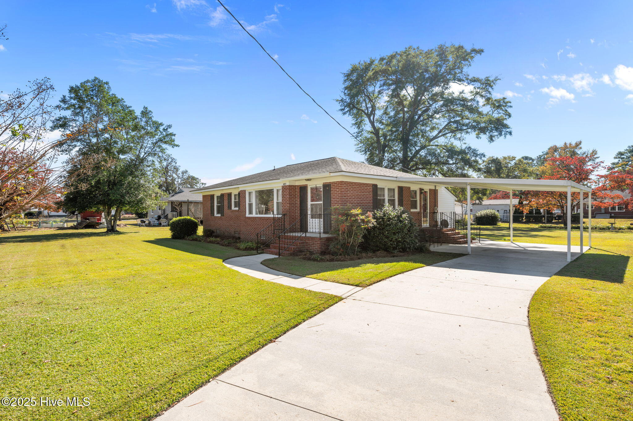405 Pollock Street Pollocksville, NC 28573 - Photo 5 of 36 4-web-or-mls-DSC_8569