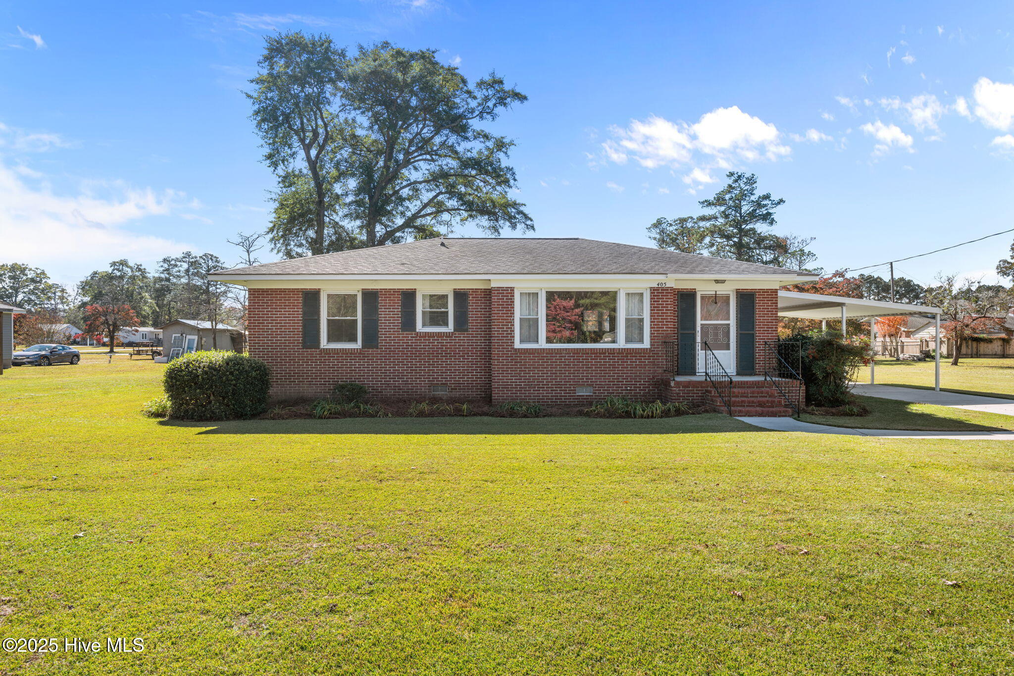 405 Pollock Street Pollocksville, NC 28573 - Photo 6 of 36 1-web-or-mls-DSC_8566