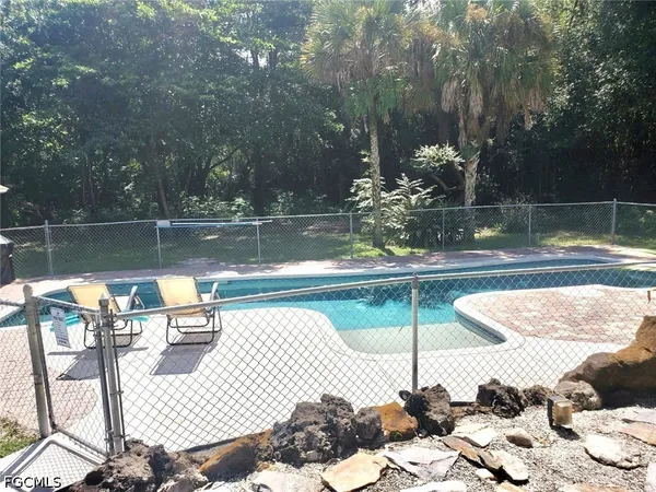 $3,000 | 740 19th Street Southwest, Naples, FL 34117