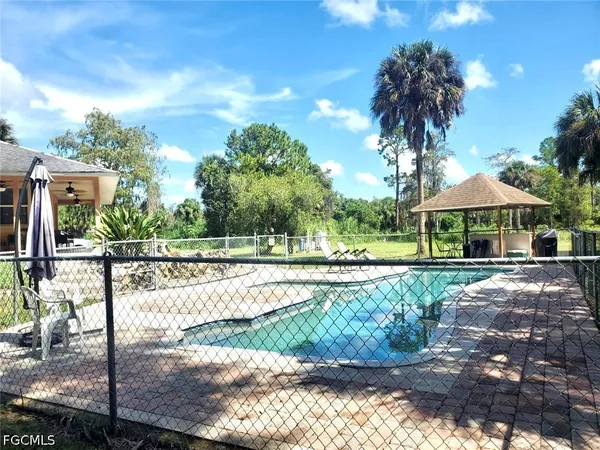 $3,000 | 740 19th Street Southwest, Naples, FL 34117