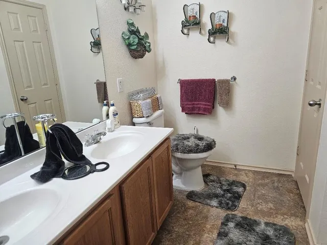 $317,500 | 1428 Erin Court, Burleson, TX 76028