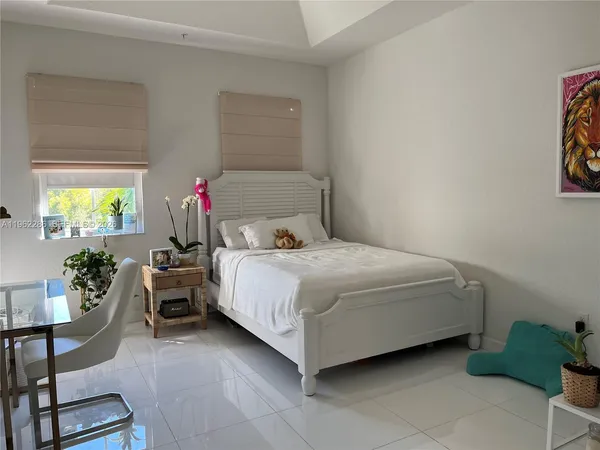 $2,700 | 10012 Northwest 7th Street, Unit 203, Miami, FL 33172