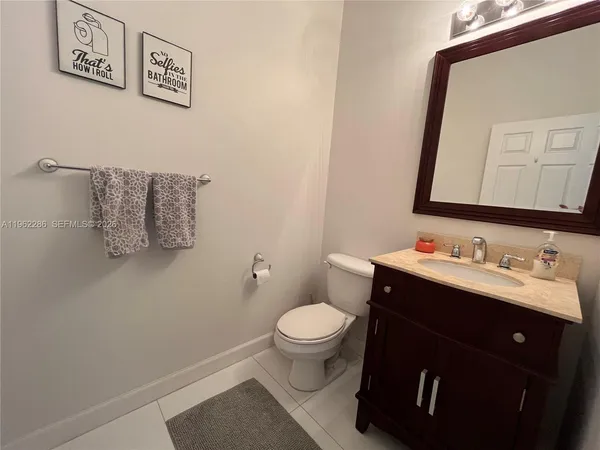 $2,700 | 10012 Northwest 7th Street, Unit 203, Miami, FL 33172