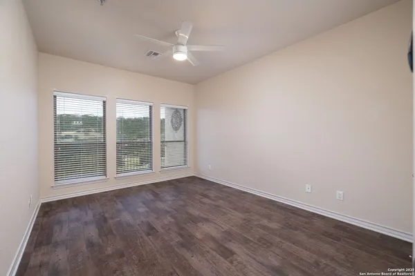 $2,250 | 20 Tapatio Drive East, Unit 205, Boerne, TX 78006