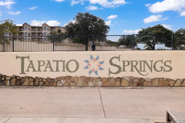$2,250 | 20 Tapatio Drive East, Unit 205, Boerne, TX 78006