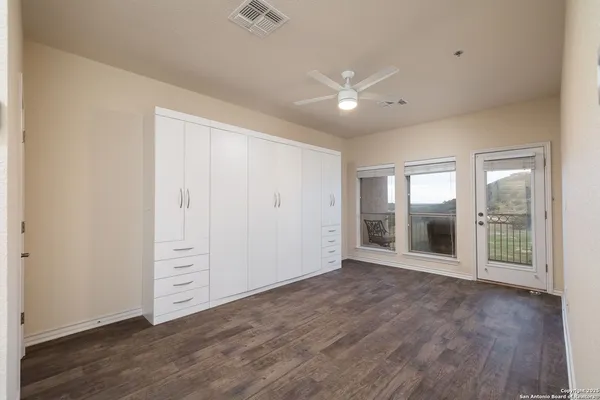 $2,250 | 20 Tapatio Drive East, Unit 205, Boerne, TX 78006