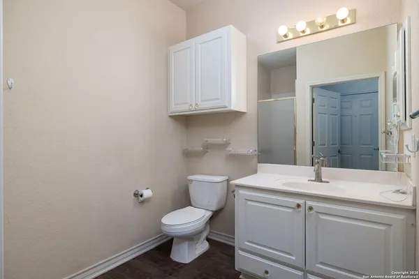 $2,250 | 20 Tapatio Drive East, Unit 205, Boerne, TX 78006