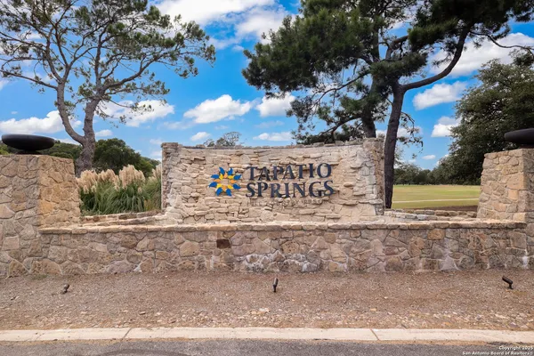 $2,250 | 20 Tapatio Drive East, Unit 205, Boerne, TX 78006