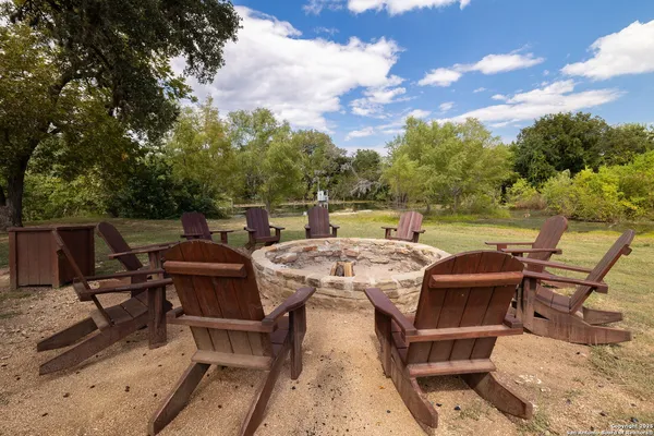 $2,250 | 20 Tapatio Drive East, Unit 205, Boerne, TX 78006