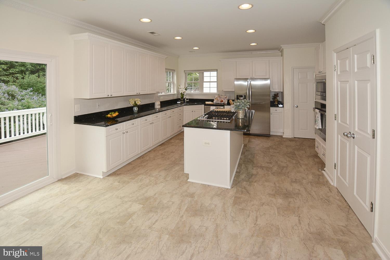 6096 Deer Ridge Trail Springfield, VA 22150 - Photo 11 of 40