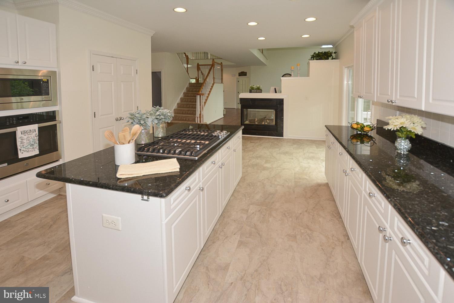 6096 Deer Ridge Trail Springfield, VA 22150 - Photo 13 of 40