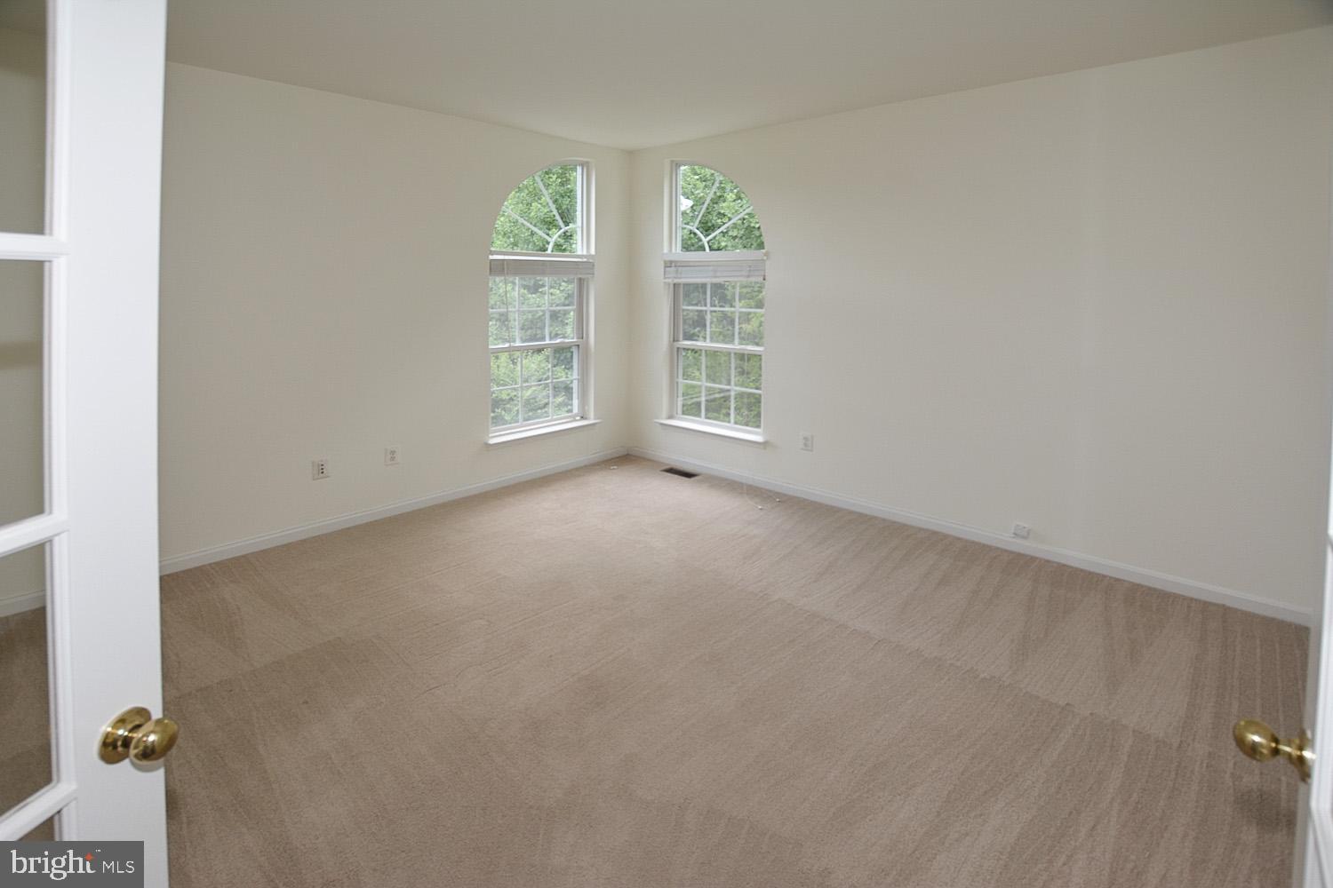 6096 Deer Ridge Trail Springfield, VA 22150 - Photo 6 of 40
