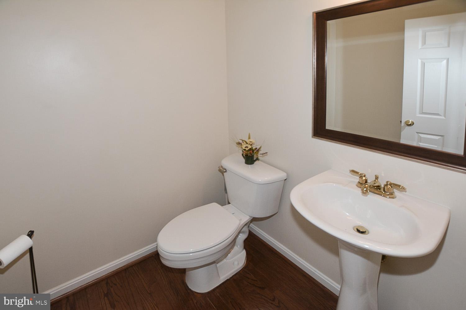 6096 Deer Ridge Trail Springfield, VA 22150 - Photo 7 of 40