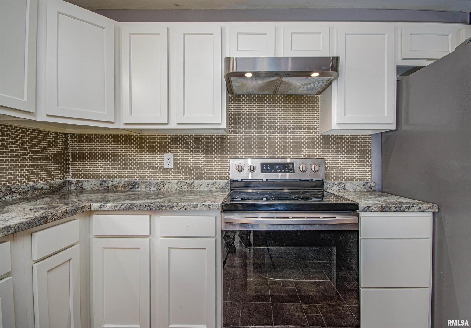 518 Roddy Road Salem, IL 62881 - Photo 12 of 24 Gallery Image 12