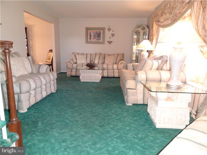 155 Oxford Road Delran, NJ 08075 - Photo 13 of 25 Gallery Image 13