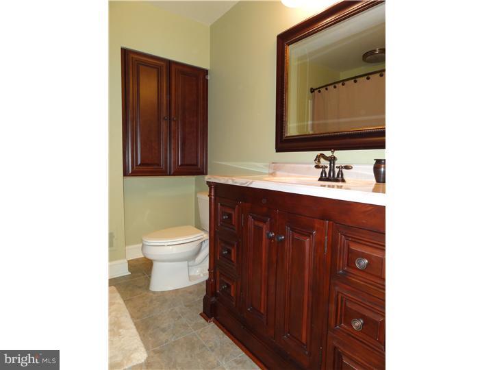 155 Oxford Road Delran, NJ 08075 - Photo 18 of 25 Gallery Image 18