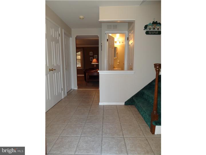 155 Oxford Road Delran, NJ 08075 - Photo 3 of 25 Gallery Image 3