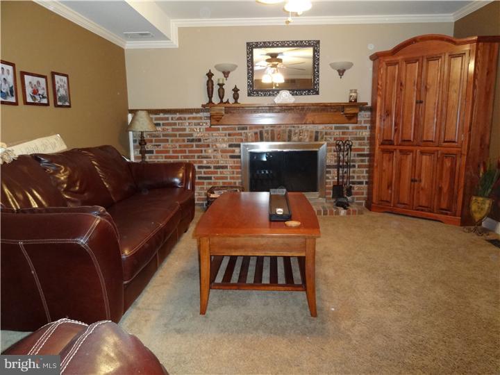 155 Oxford Road Delran, NJ 08075 - Photo 5 of 25 Gallery Image 5