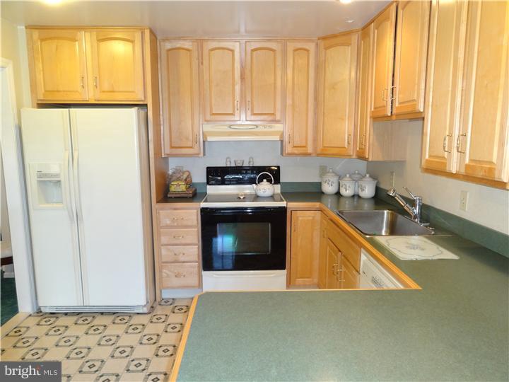 155 Oxford Road Delran, NJ 08075 - Photo 8 of 25 Gallery Image 8