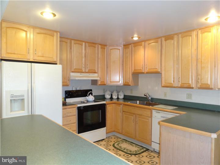155 Oxford Road Delran, NJ 08075 - Photo 9 of 25 Gallery Image 9