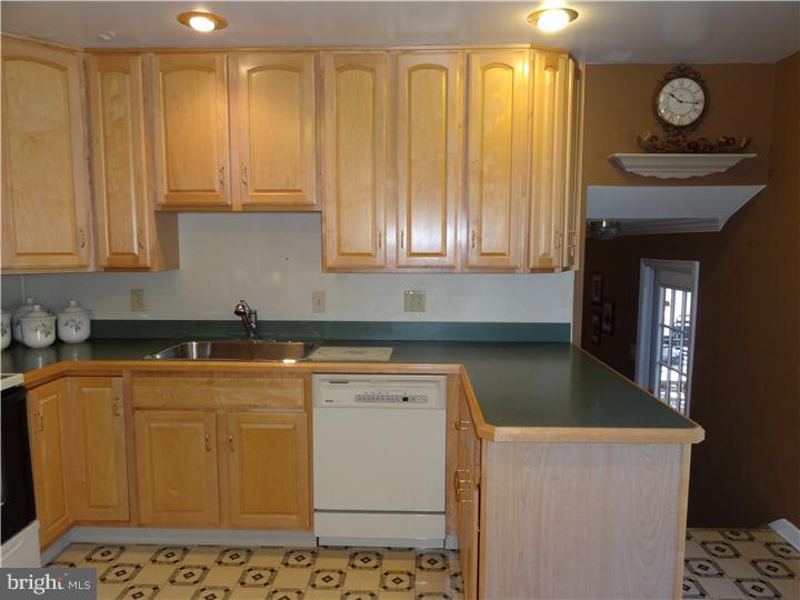 155 Oxford Road Delran, NJ 08075 - Photo 10 of 25 Gallery Image 10