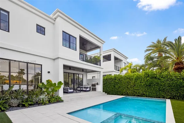 $40,004 | 895 Northeast 76th Street, Miami, FL 33138
