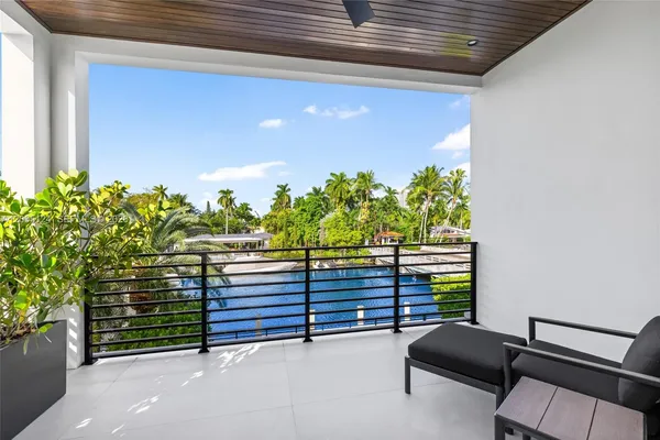 $40,004 | 895 Northeast 76th Street, Miami, FL 33138