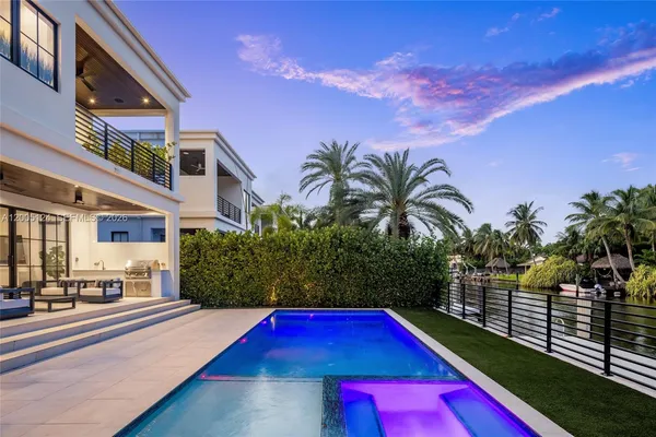 $40,004 | 895 Northeast 76th Street, Miami, FL 33138