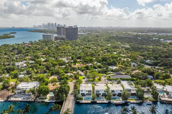 $40,004 | 895 Northeast 76th Street, Miami, FL 33138