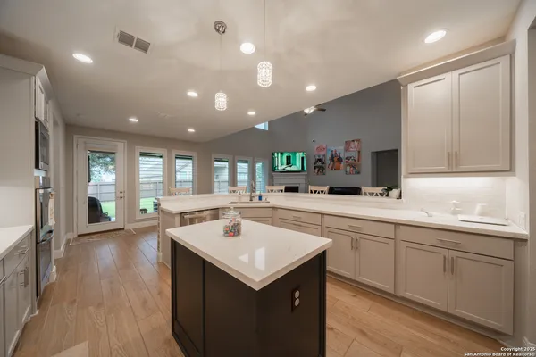 $4,200 | 1729 Crystal Bridges, San Antonio, TX 78260