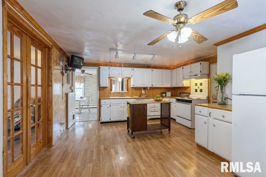 19609 Fellows Road Morrison, IL 61270 - Photo 3 of 18