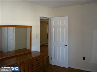 337 Birmingham Road Pemberton, NJ 08068 - Photo 8 of 12 Bathroom