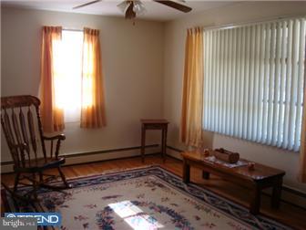 337 Birmingham Road Pemberton, NJ 08068 - Photo 9 of 12 Living Room