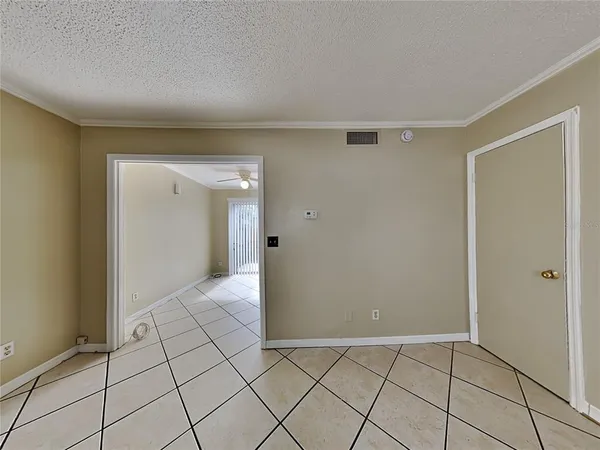 $1,299 | 158 Highland Avenue, Unit 2, Daytona Beach, FL 32117