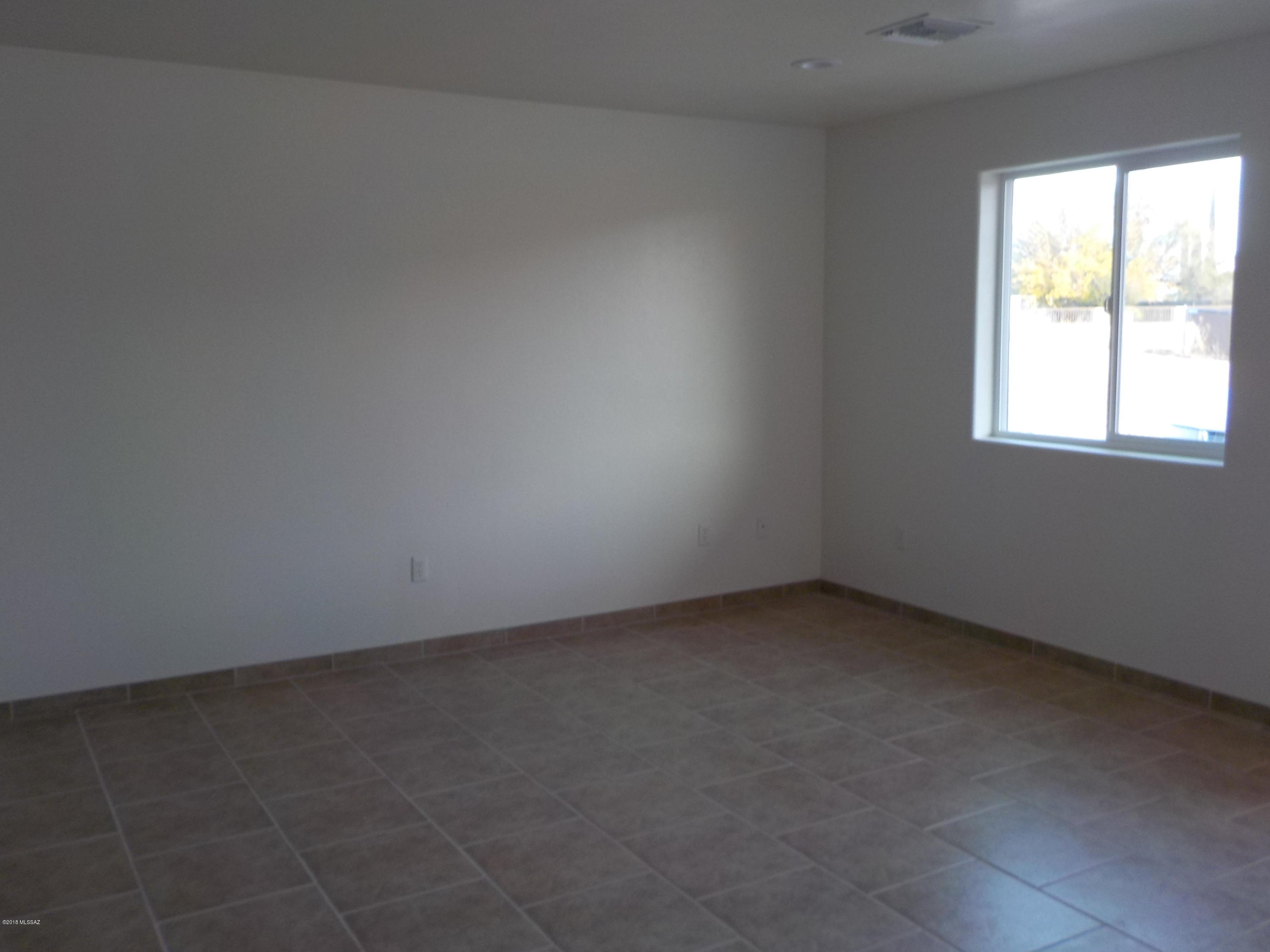 437 Avenida Garza Rio Rico, AZ 85648 - Photo 5 of 10
