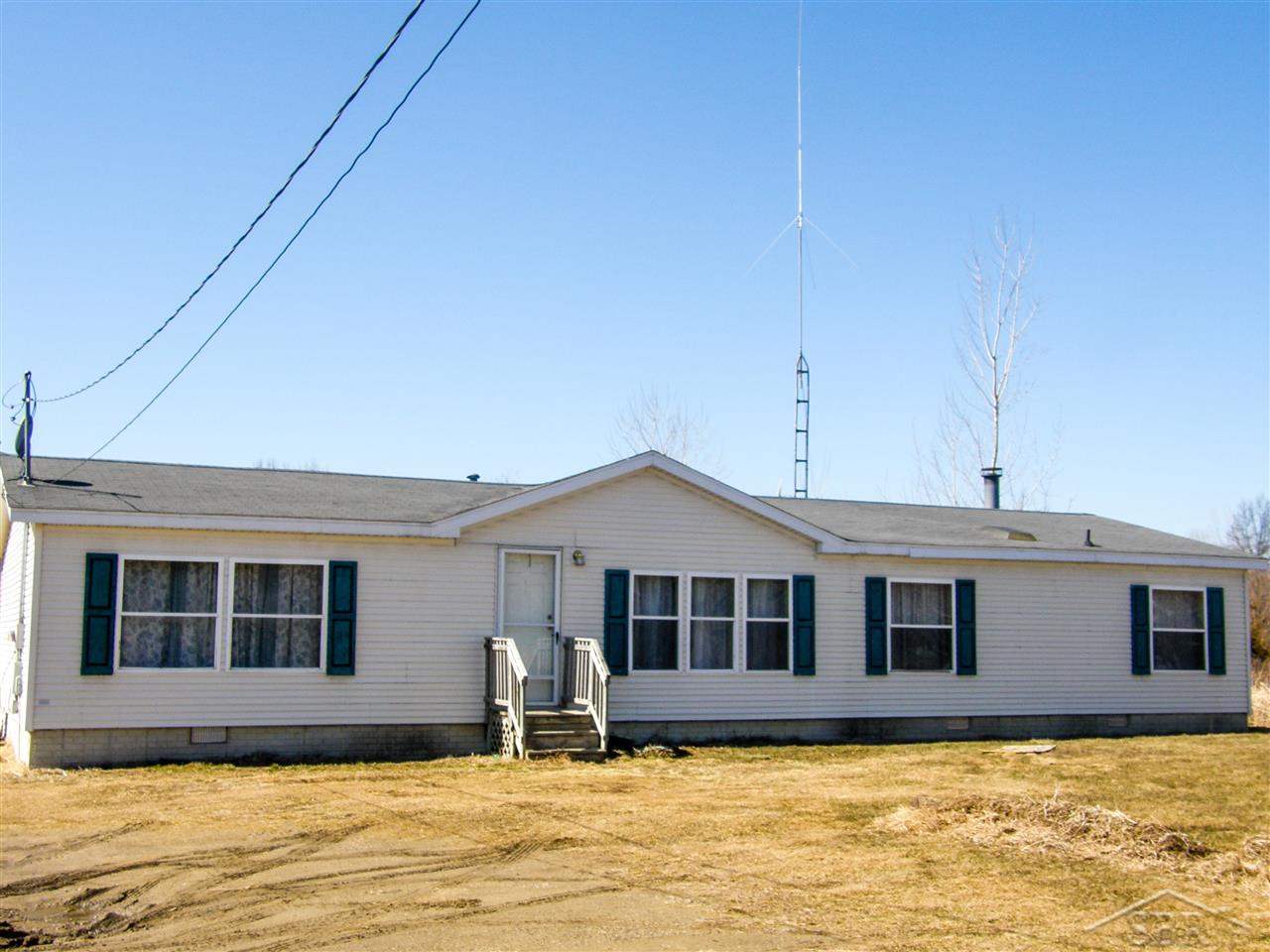 9373 Duffield Road Montrose, MI 48457 - Photo 1 of 9 31234573.JPG