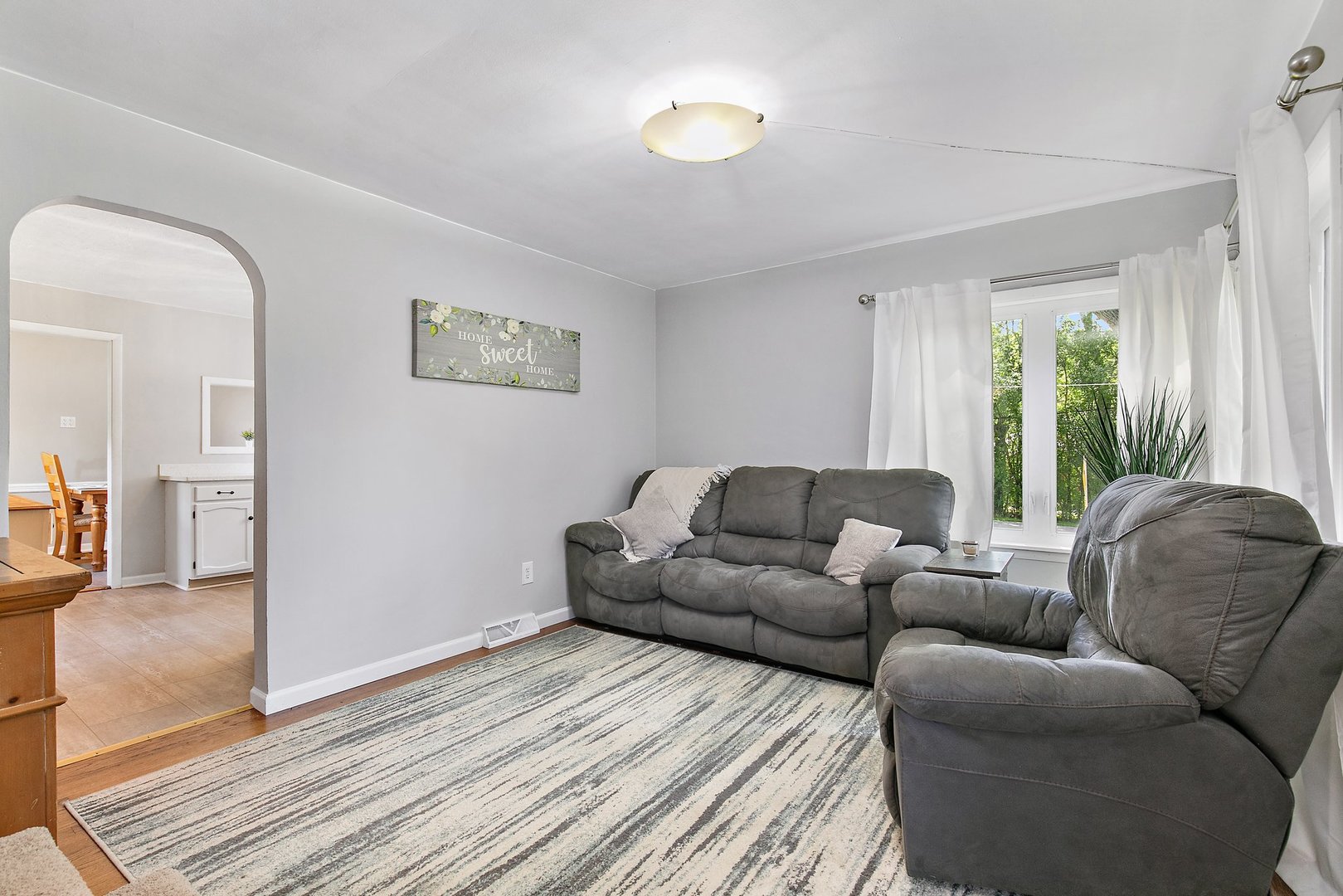 27110 West Highland Road Barrington, IL 60010 - Photo 5 of 33