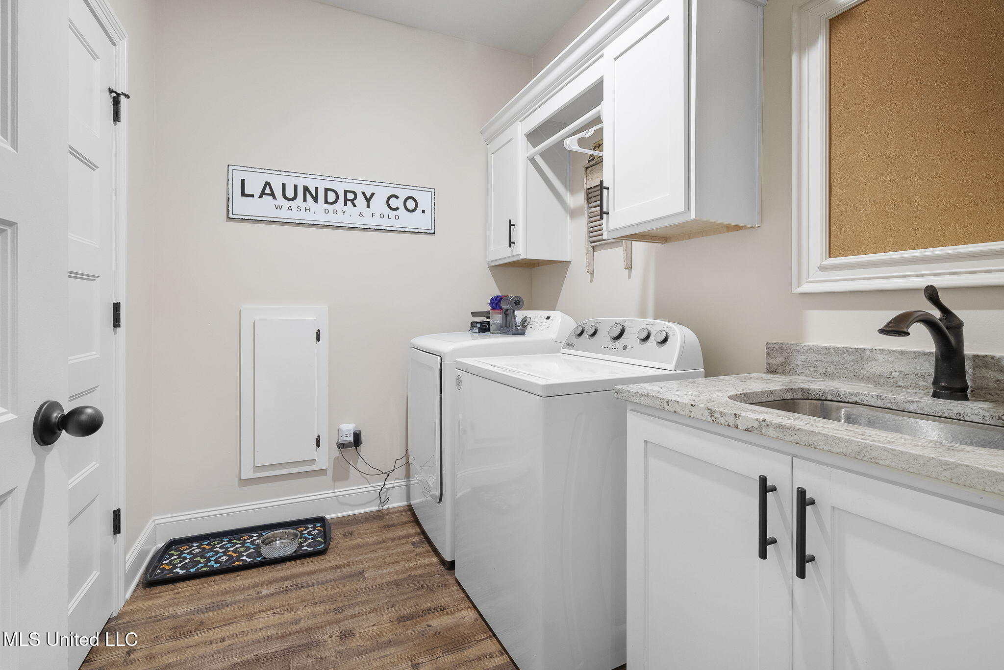 650 Smokestack Drive Hernando, MS 38632 - Photo 28 of 50 Laundry room