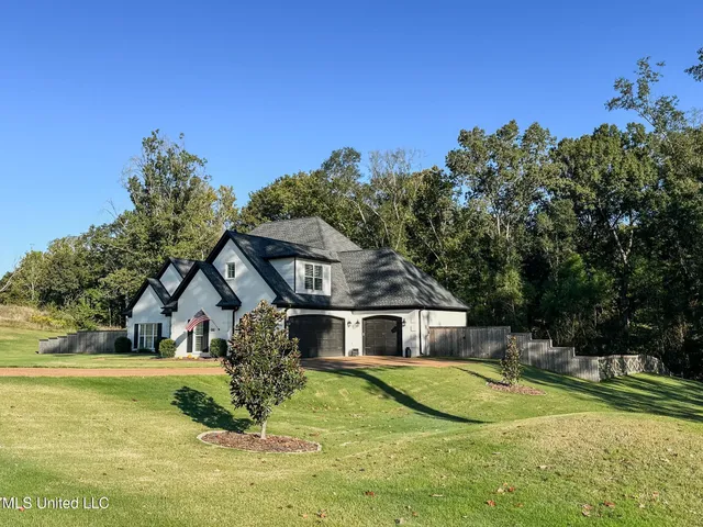 $575,000 | 650 Smokestack Drive, Hernando, MS 38632