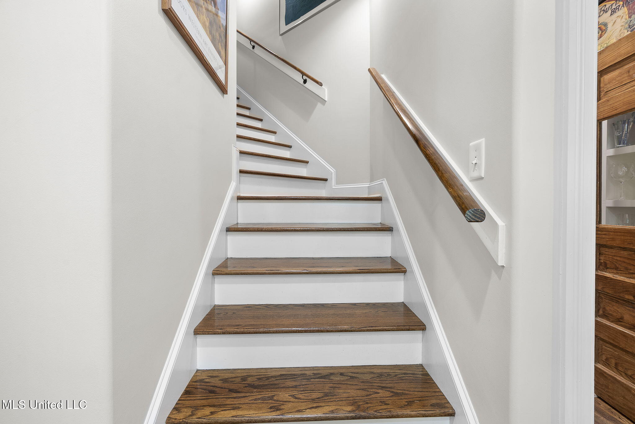 650 Smokestack Drive Hernando, MS 38632 - Photo 33 of 50 Wood tread stairs