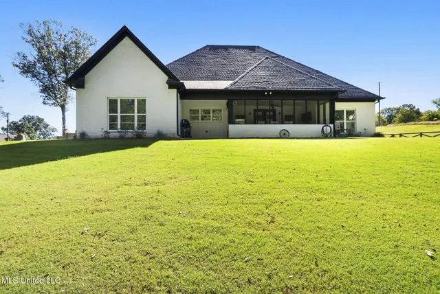 $575,000 | 650 Smokestack Drive, Hernando, MS 38632