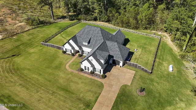 $575,000 | 650 Smokestack Drive, Hernando, MS 38632