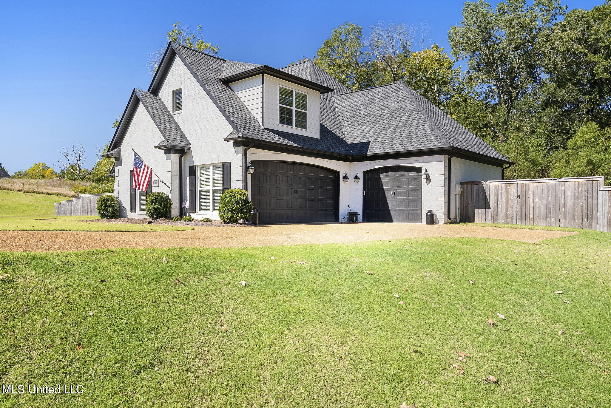 650 Smokestack Drive Hernando, MS 38632 - Photo 5 of 50 3 car garage