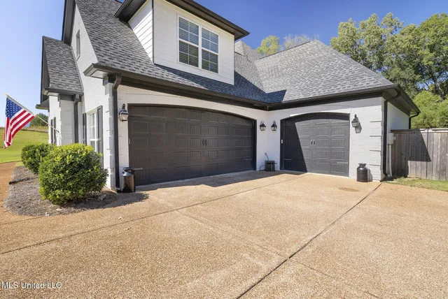 $575,000 | 650 Smokestack Drive, Hernando, MS 38632
