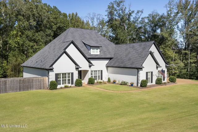 $575,000 | 650 Smokestack Drive, Hernando, MS 38632