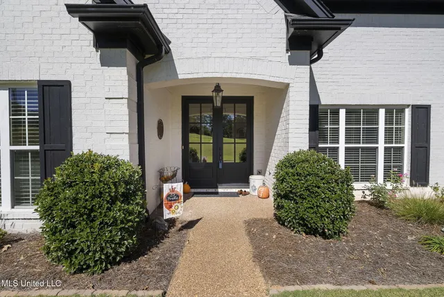 $575,000 | 650 Smokestack Drive, Hernando, MS 38632