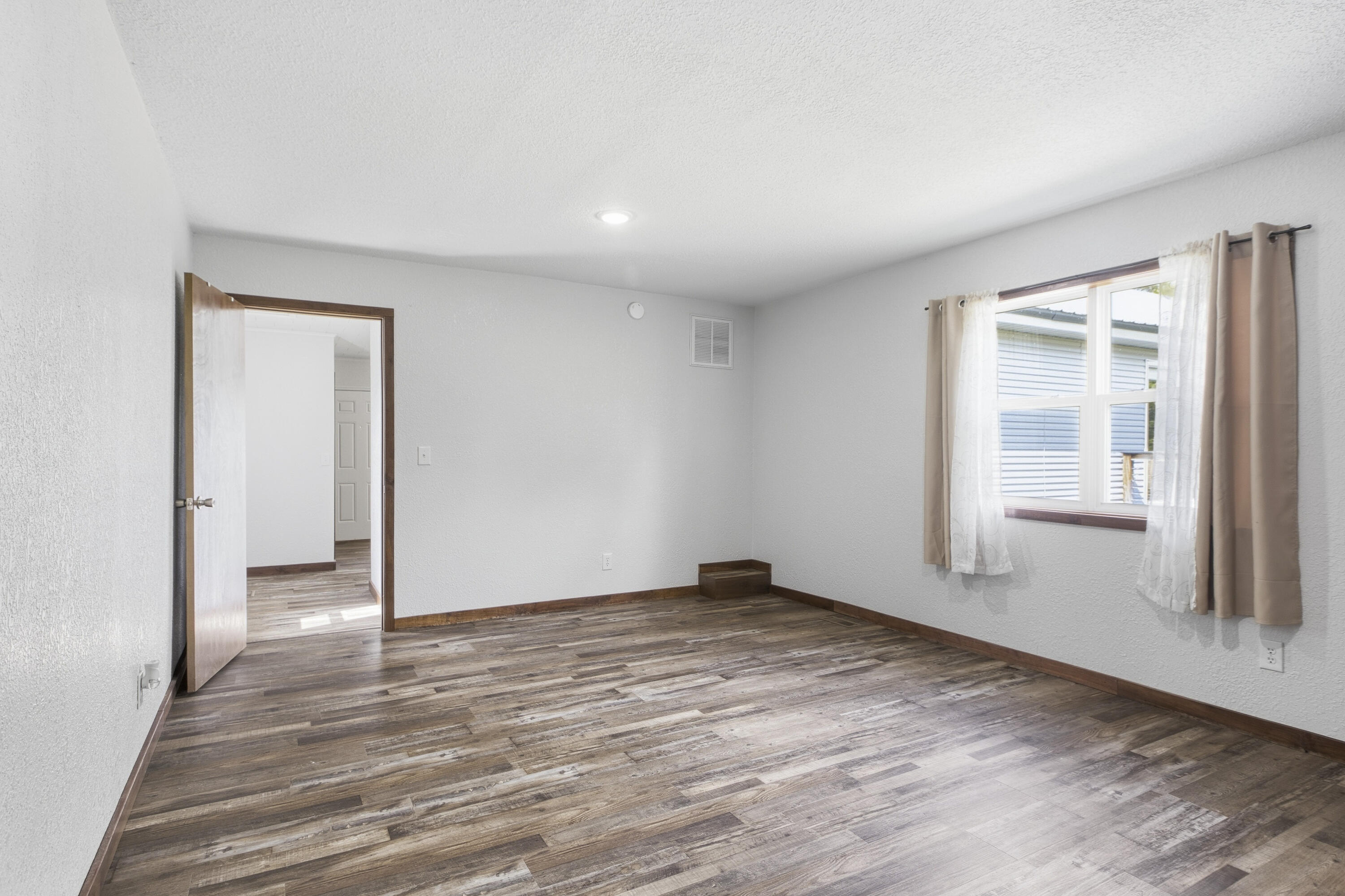 8567 Brookside Circle Monett, MO 65708 - Photo 17 of 20 8567 Brookside Circle Photos-13