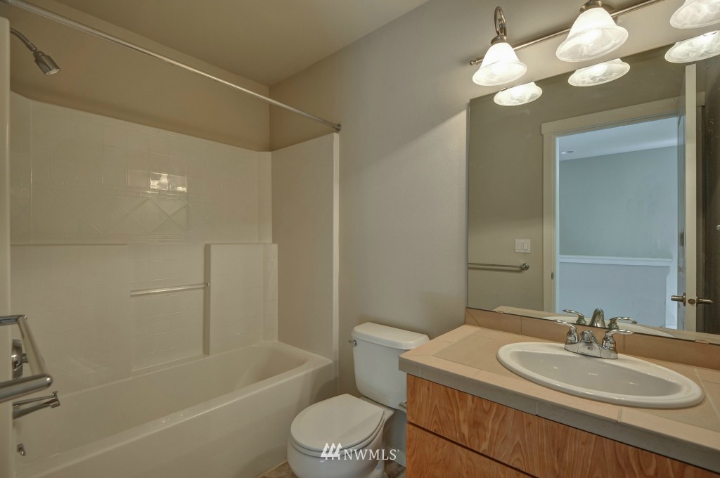 109 Cougar Ridge Road Northwest, Unit 1606 Issaquah, WA 98027 - Photo 11 of 14