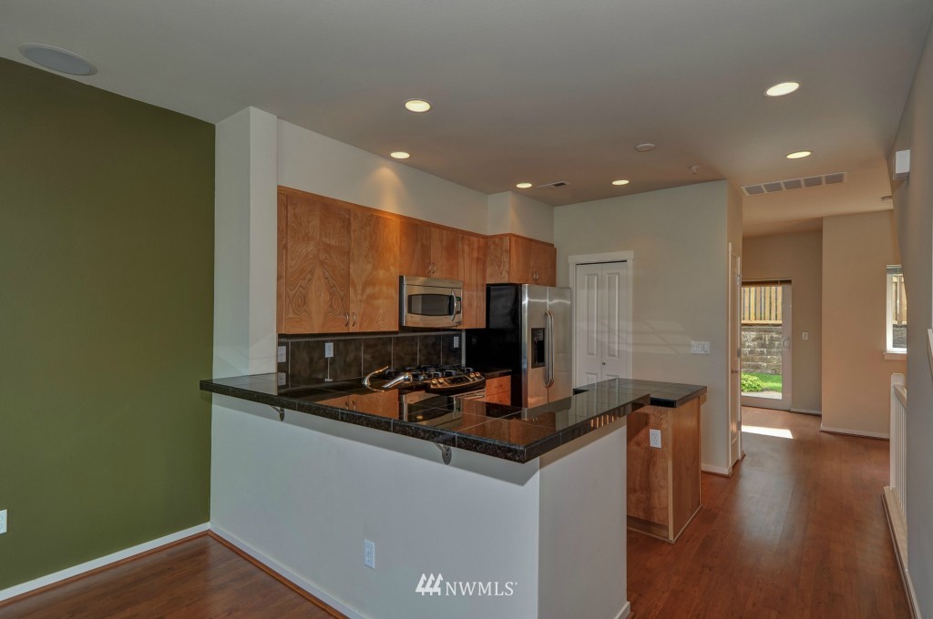 109 Cougar Ridge Road Northwest, Unit 1606 Issaquah, WA 98027 - Photo 4 of 14