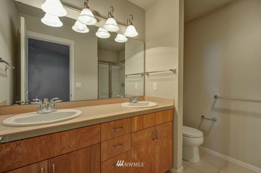 109 Cougar Ridge Road Northwest, Unit 1606 Issaquah, WA 98027 - Photo 9 of 14